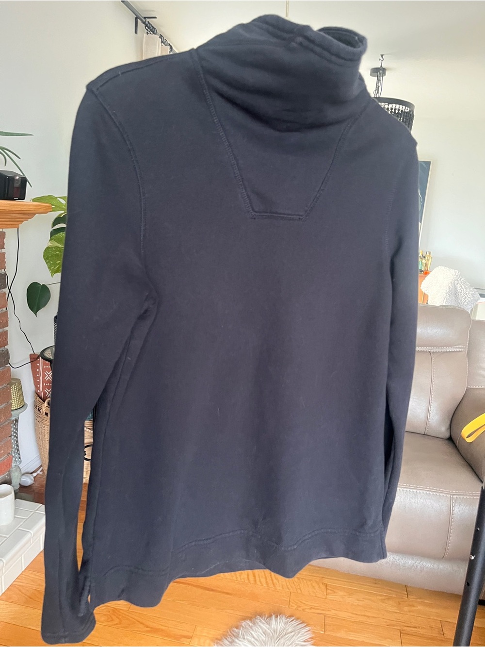 The North Face Women’s Black Funnel Neck Pullover Sweatshirt Size M